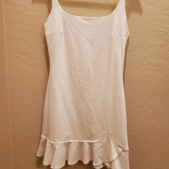 Little white dress - Picture 1 of 5